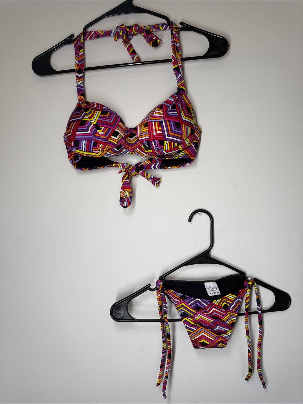 Reny Confecções Colorful Geometric Print Micro Bikini Top & Bottom